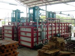泰国 10 m³ 压板型真空干燥设备