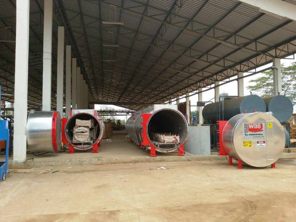我们为泰国政府一项工程提供的 2 台干燥设备的安装现场